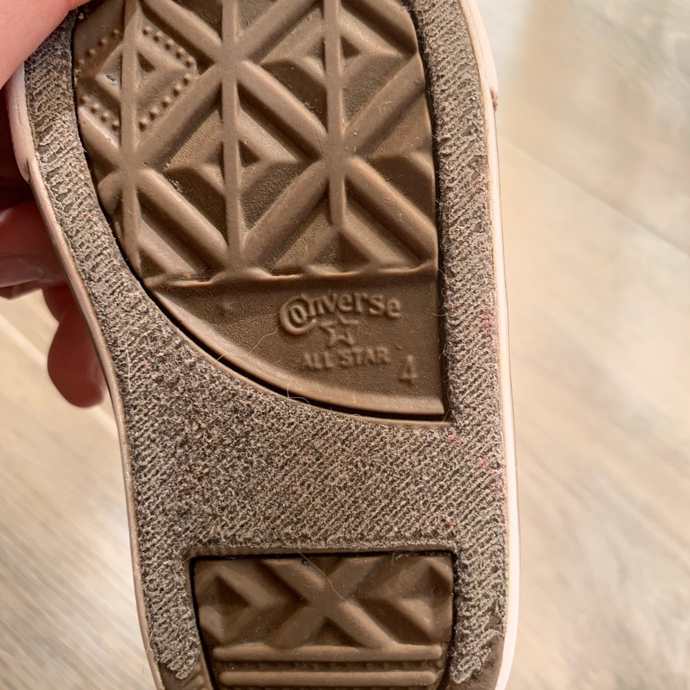 Converse - Picture 2 of 2
